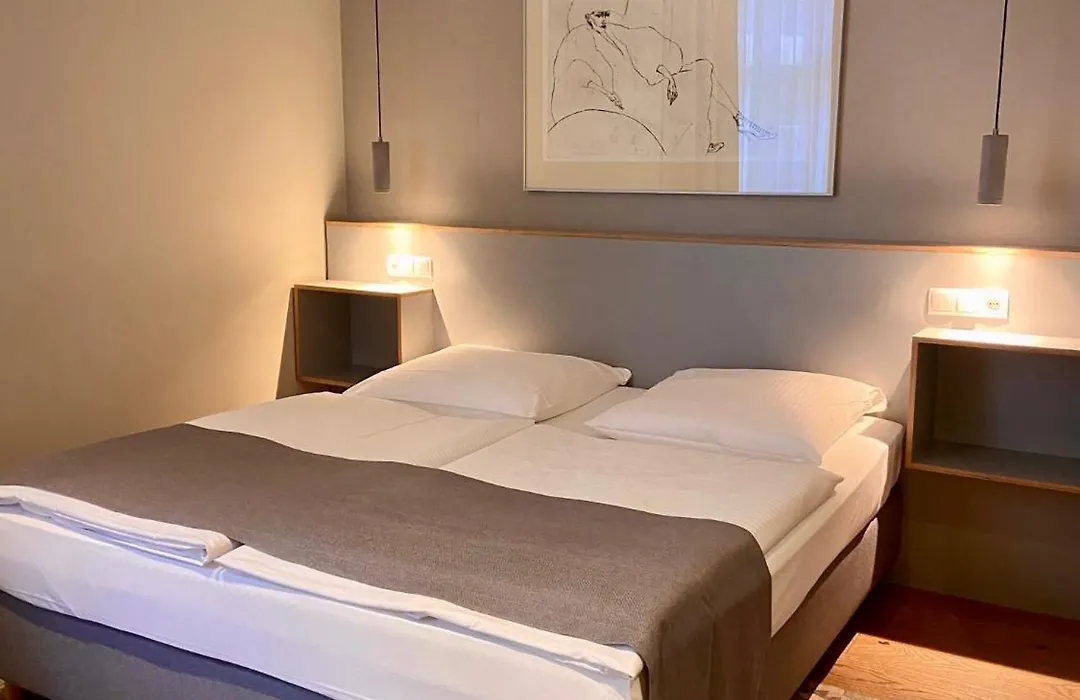 Hotel 38-1